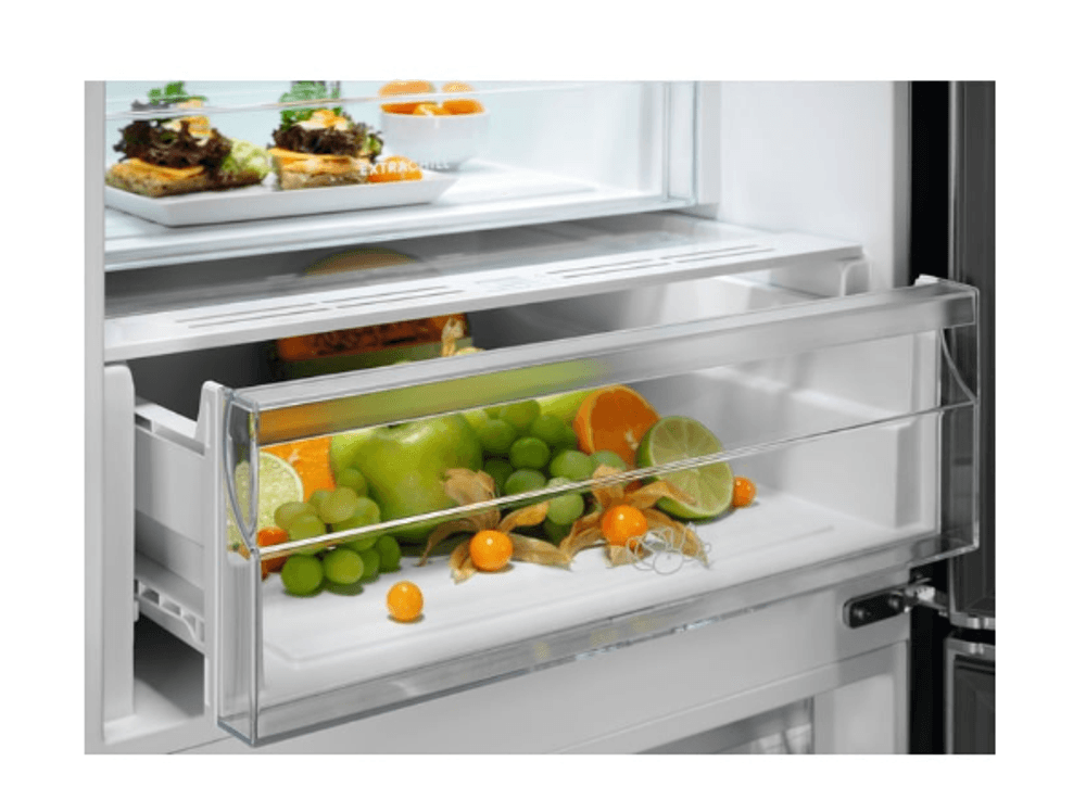 Electrolux kombiskap rustfritt stål nofrost 186 cm 230/101 L  