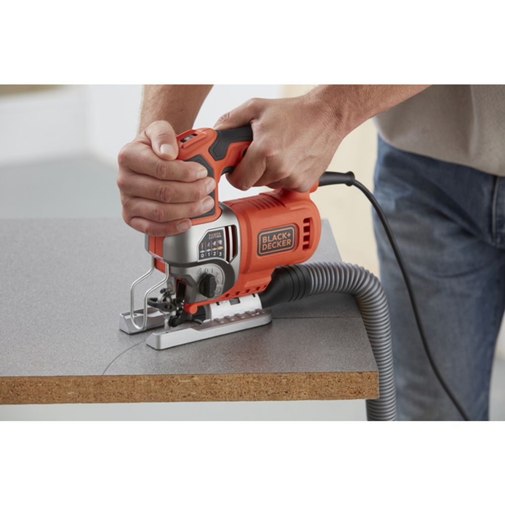Black & Decker 650W stikksag BES610K