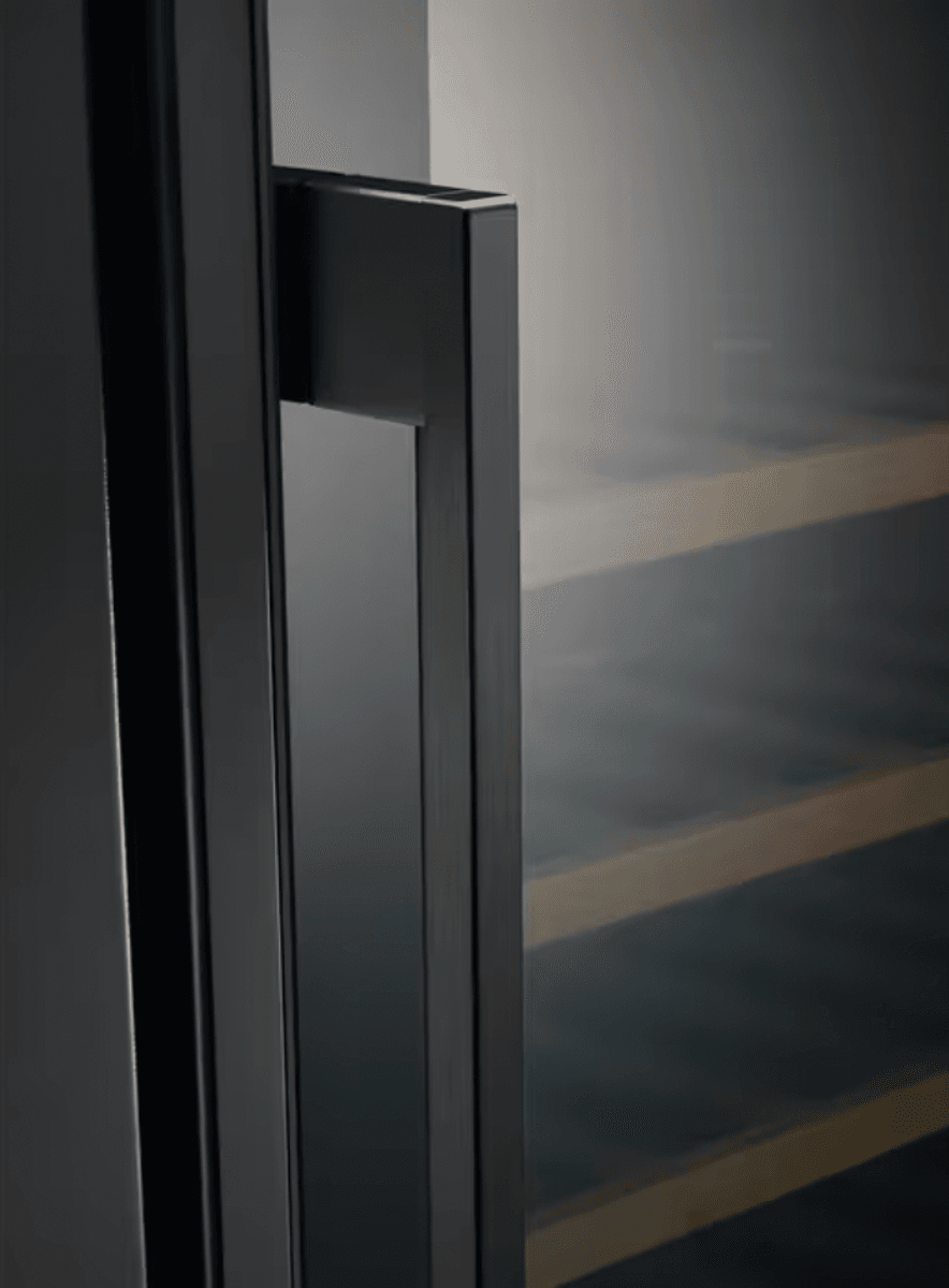 Electrolux 500 integrert vinskap 20 flasker 82 cm EWUS020B5B 923421298